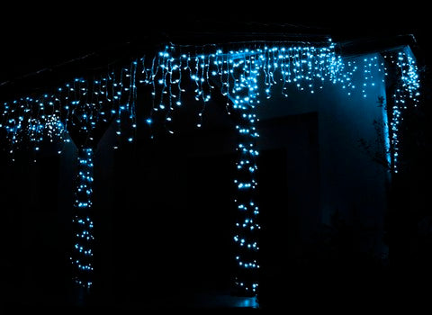 Kalėdinė girlianda - varvekliai (12m, ŠALTAI BALTOS spalvos) 300 LED