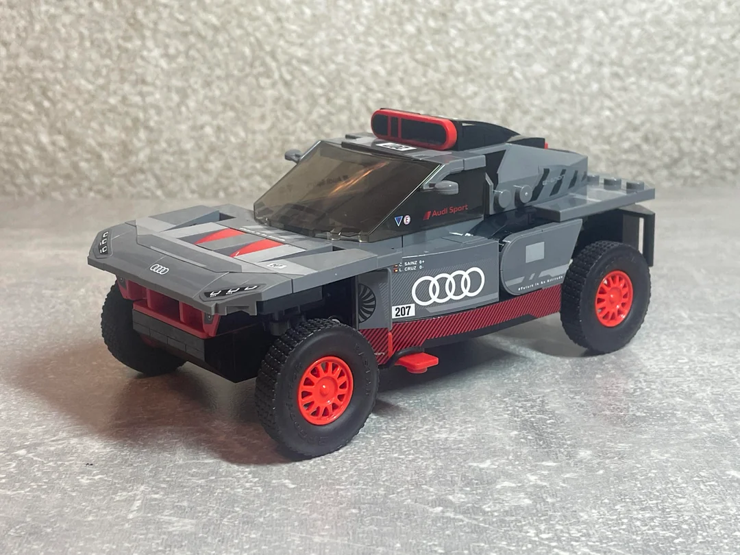 RASTAR 1:30 surenkamas automodelis, konstruktorius Audi RS Q e-tron Dakar